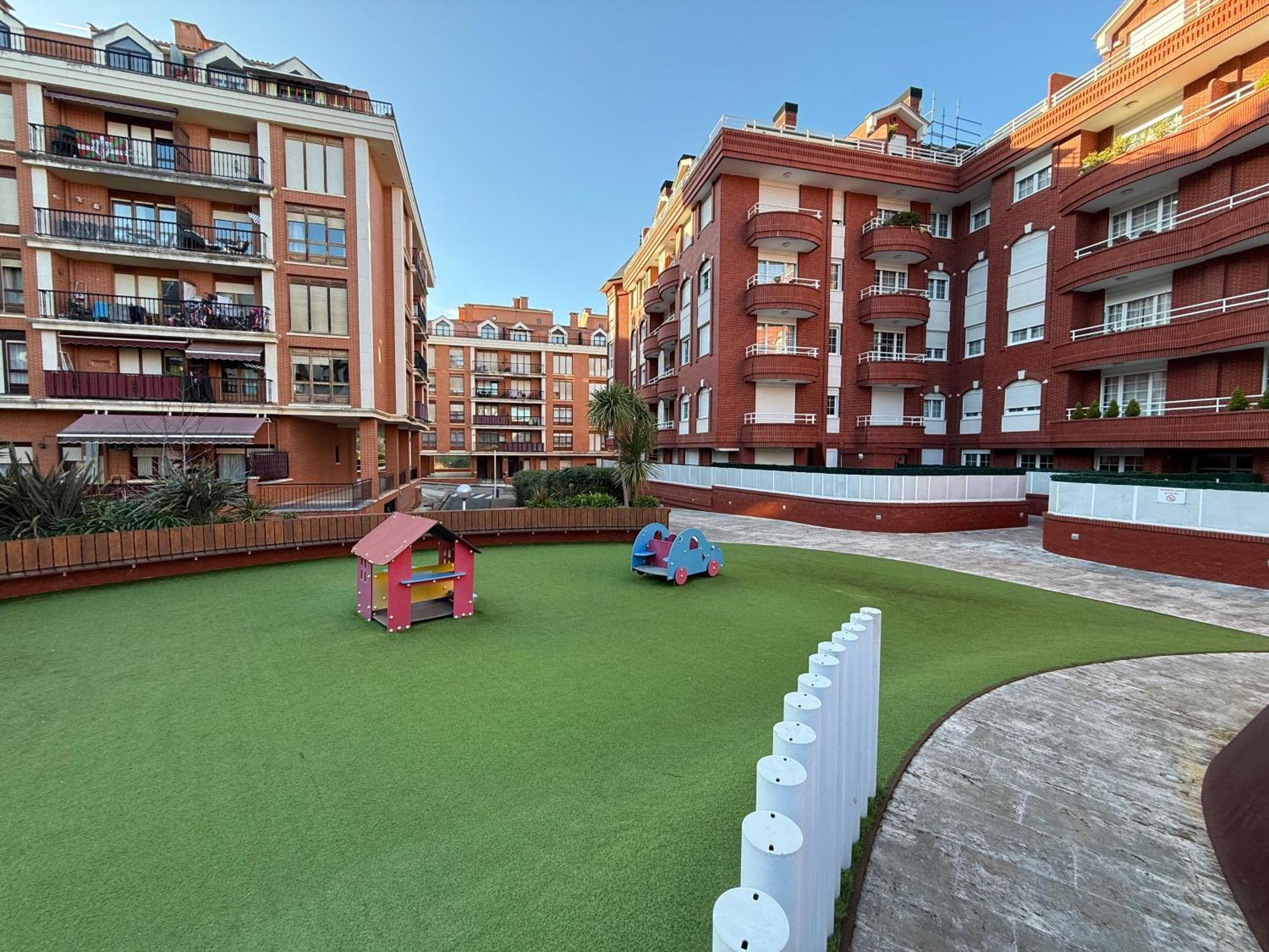 Castro Holidays - Centrico Piscina Urbanizacion Garaje Gratis Castro Urdiales Buitenkant foto